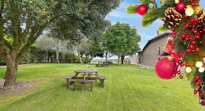 屋外ダイニングエリア