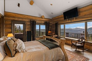 4 bedrooms, free WiFi, bed sheets