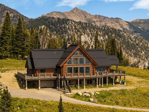 Entire Home in Big Sky - Beehive Basin