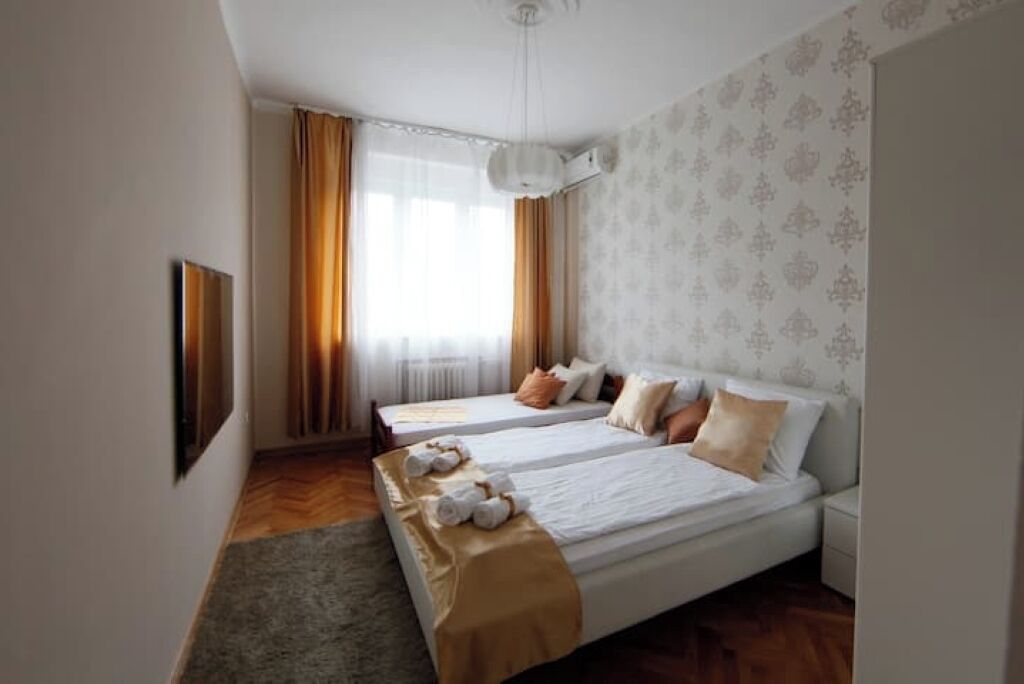 1 bedroom, iron/ironing board, internet, bed sheets