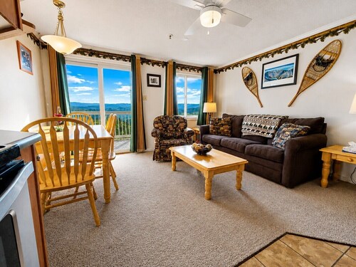 ML178 Great Views & Location EZ Parking  Next To Village