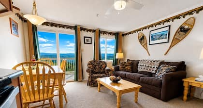 ML178 Great Views & Location EZ Parking Next To Village