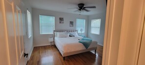 4 bedrooms, Internet, bed sheets