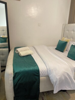 1 bedroom, iron/ironing board, WiFi, bed sheets - Casa Verde, your serene escape where comfort meets,luxury homely warmth (Nairobi)