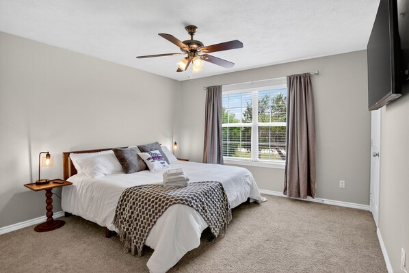 4 bedrooms, WiFi, bed sheets