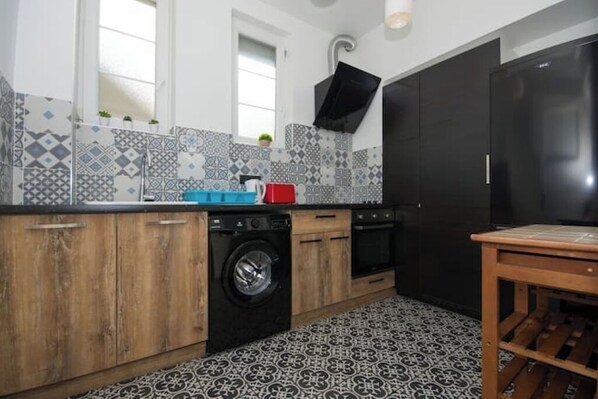 Private kitchen - Unique spacious place 8min from Knez M. with P 12e (Beograd)