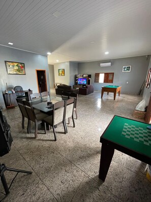 Spielezimmer