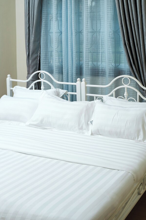 Comfort Double Room, Garden View | Desk, free WiFi