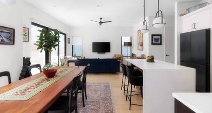 Central Austin Oasis with Pool - Sleeps 9