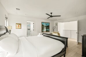 4 bedrooms, desk, iron/ironing board, travel crib