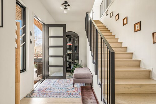 Central Austin Oasis · Central Austin Oasis with Pool | Sleeps 9