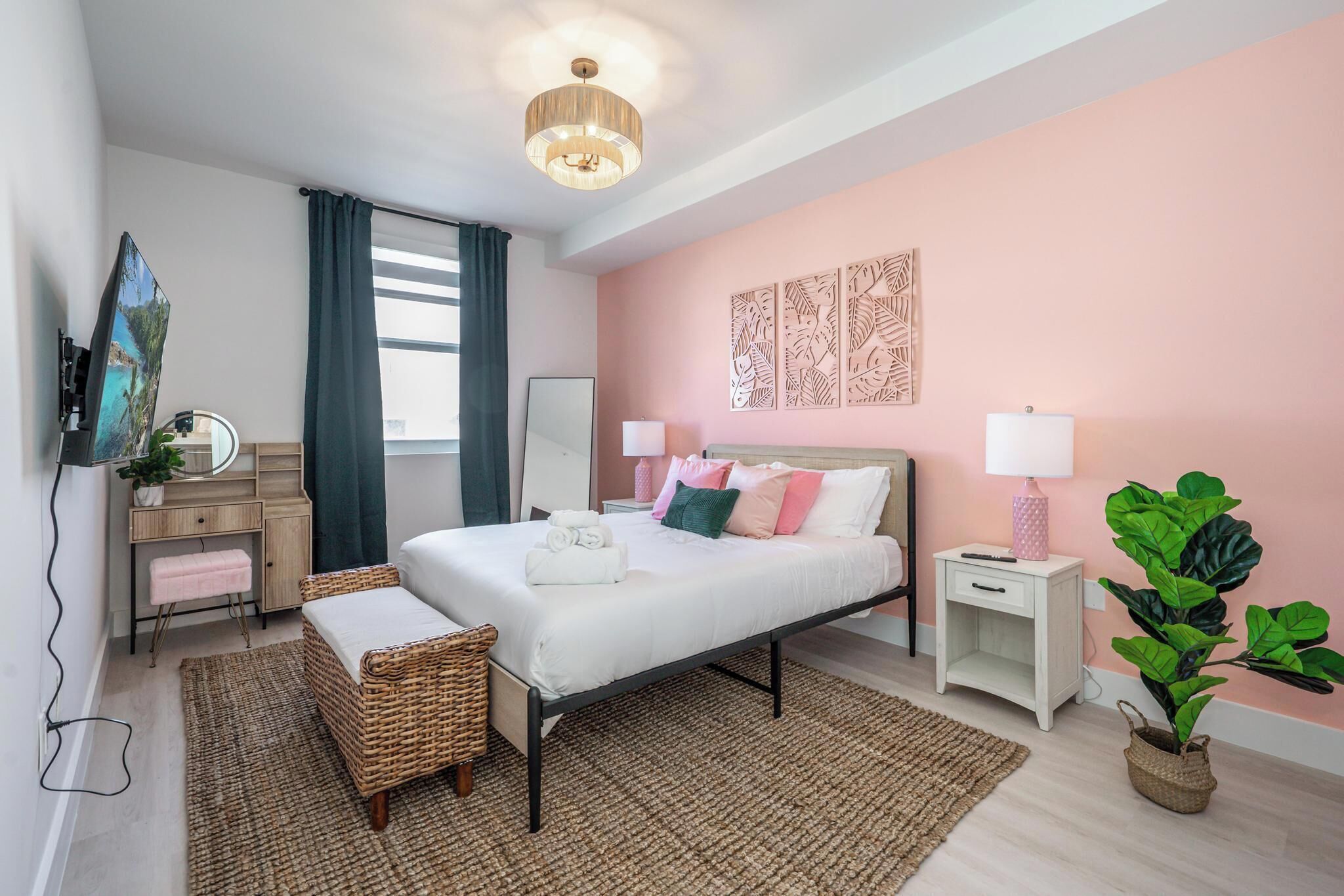 2 habitaciones, tabla de planchar con plancha y cuna de viaje 