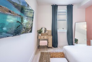 2 bedrooms, iron/ironing board, travel cot, free WiFi