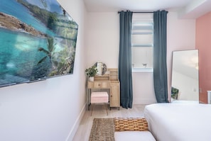 2 bedrooms, iron/ironing board, travel cot, free WiFi