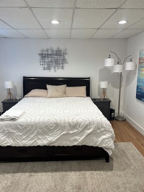 3 bedrooms, desk, iron/ironing board, free WiFi