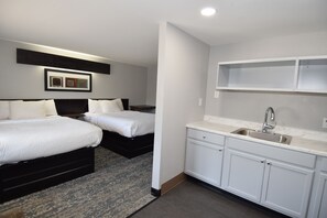 Comfort-værelse - 2 dobbeltsenge | Skrivebord, arbejdsområde til bærbare computere, gratis Wi-Fi, sengetøj