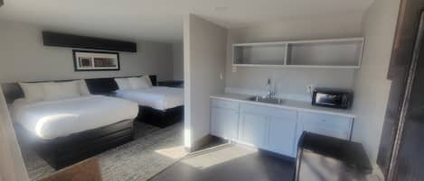 Comfort Room, 2 Queen Beds | Desk, laptop workspace, free WiFi, bed sheets