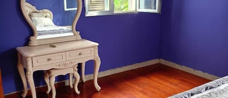 2 bedrooms, iron/ironing board, Internet, bed sheets
