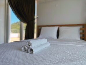 3 Schlafzimmer, Zimmersafe, Schreibtisch, Bügeleisen/Bügelbrett