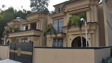 Villa, 5 Bedrooms, Accessible, Balcony | Exterior
