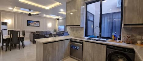 Villa, 5 Bedrooms, Accessible, Balcony | Laundry