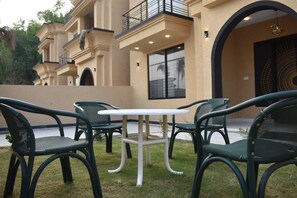 Huvila, 5 makuuhuonetta, esteetön, parveke | Terassi/patio
