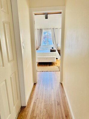 2 bedrooms, iron/ironing board, internet, bed sheets - Fabulous 2-bedroom apartment with AC in Chicago (Chicago)