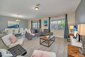 Smart TV - Last Minute Disney! Private Pool, Hot Tub, Game Room & Themed Bedrooms. Book Now! #118525 (Orlando)
