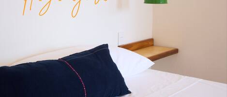 1 Schlafzimmer, Schreibtisch, WLAN, Bettwäsche