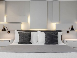 9 bedrooms, iron/ironing board, WiFi, bed sheets