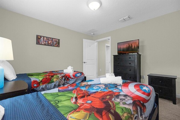 5 bedrooms, iron/ironing board, WiFi, bed sheets