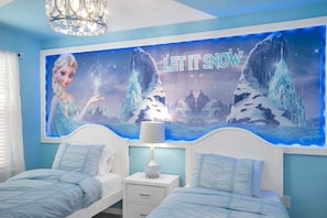 7 bedrooms, iron/ironing board, WiFi, bed sheets