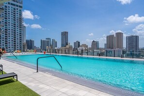 Outdoor pool - 2 Bed Best Views in Downtown & Brickell (Miami)