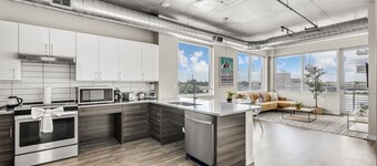 City Vibes 2BR | Walk Everywhere in DWNTN St. Pete