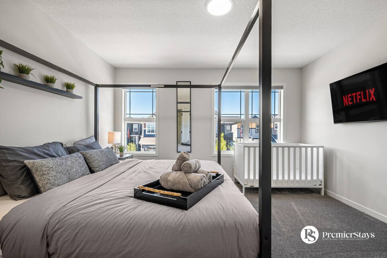 4 makuuhuonetta, työpöytä, silitysrauta/-lauta, ilmainen Wi-Fi