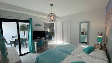 1 bedroom, desk, iron/ironing board, WiFi