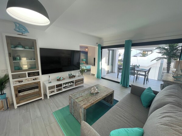 TV - MarVillaFuerte - One Bedroom Apartment, Sleeps 4 (La Oliva)