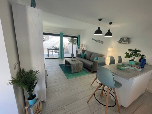 TV - MarVillaFuerte - One Bedroom Apartment, Sleeps 4 (La Oliva)