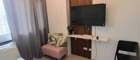 Bureau, Wi-Fi gratuit, draps fournis