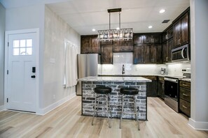 Microwave, oven, stovetop - Inn @ The Harte is a thoroughly modern, new property with easy access. (San Angelo)