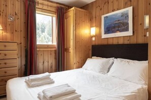 WiFi, bed sheets