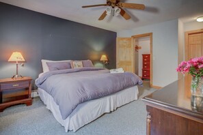 4 makuuhuonetta, työpöytä, Wi-Fi, vuodevaatteet