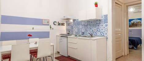 Fridge, toaster