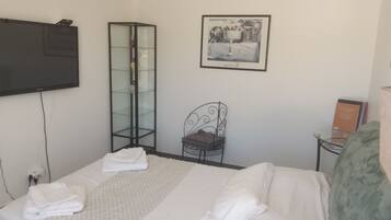 3 chambres, fer et planche Ă repasser, Wi-Fi, draps fournis