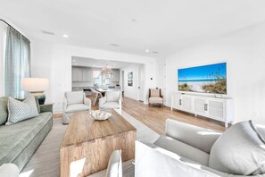 TV - Casa de Cousins (Panama City Beach)