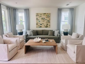 House, Multiple Beds (Casa de Cousins) | Living area