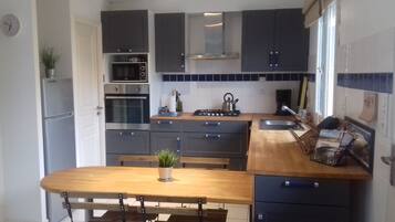 Mikroaaltouuni, uuni, liesi, astianpesukone