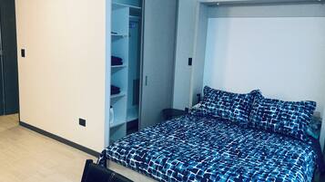 1 bedroom, internet, bed sheets