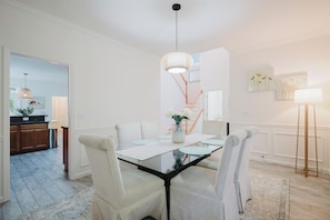 House, Multiple Beds, Patio, Garden View (Happy Days) | Dining - Happy Days in Old Town Bluffton (Bluffton)