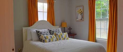 2 chambres, fer et planche à repasser, Wi-Fi, draps fournis